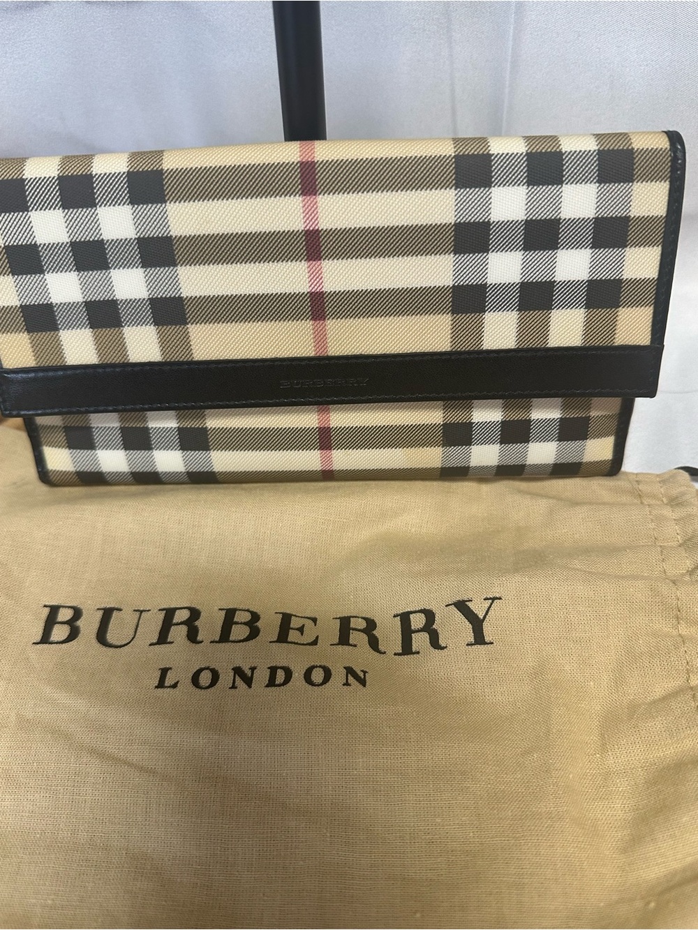 Burberry Classic Vintage Check Clutch wallet in Nova Check
